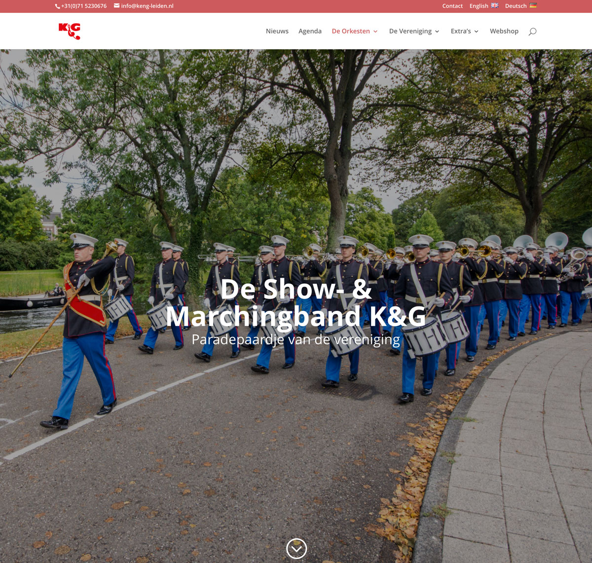 De website heeft een modern ontwerp met grote visuals, zoals hier op de orkest pagina's.